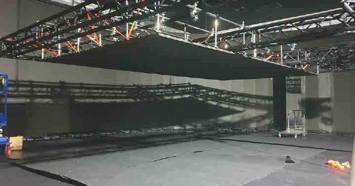 Supreme Led studio