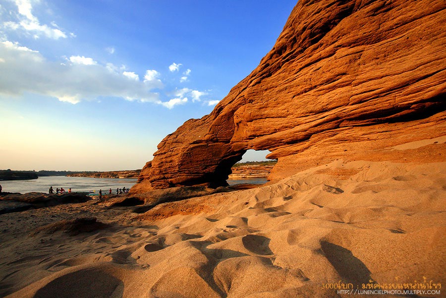 sam phan bok ubon (great canyon of siam) thailand
