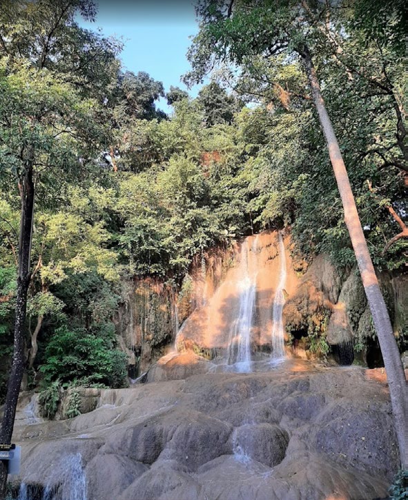 Sai yok Noi Waterfall