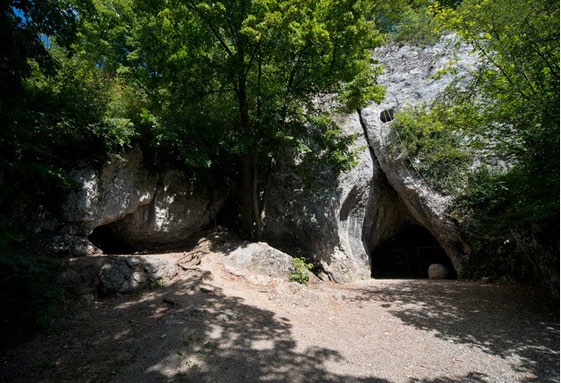 NIETOPERZOWA CAVE
