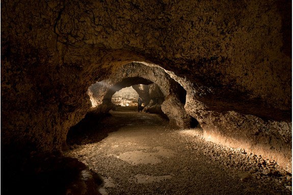 NIETOPERZOWA CAVE