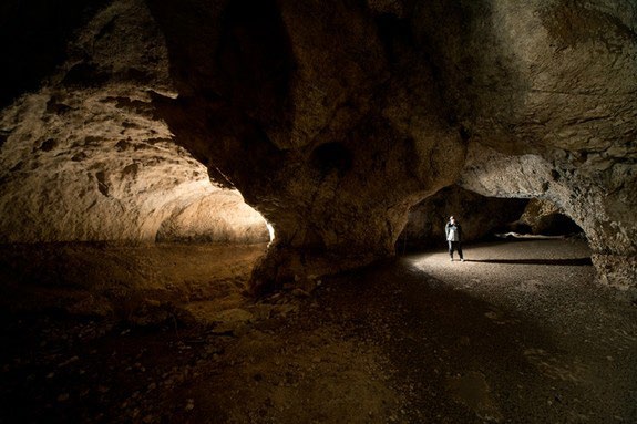 NIETOPERZOWA CAVE