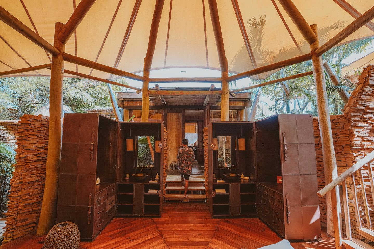 SONEVA KIRI