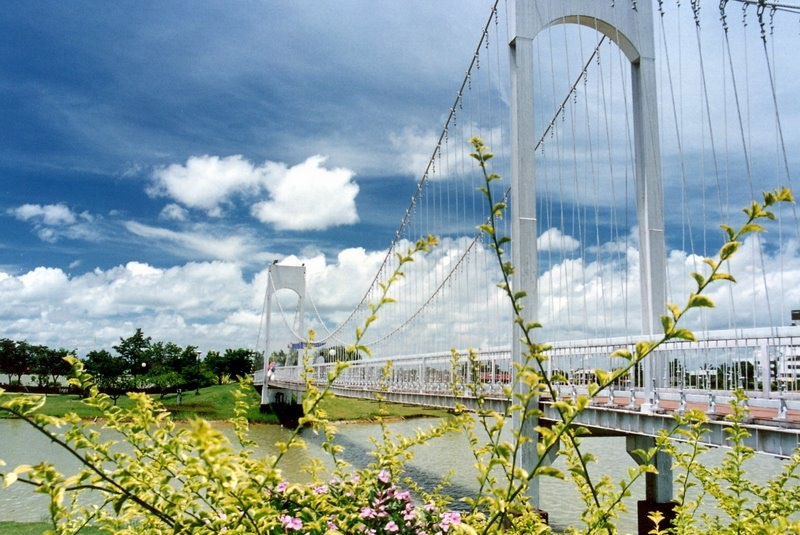 Nong prachak silapakhom Bridge
