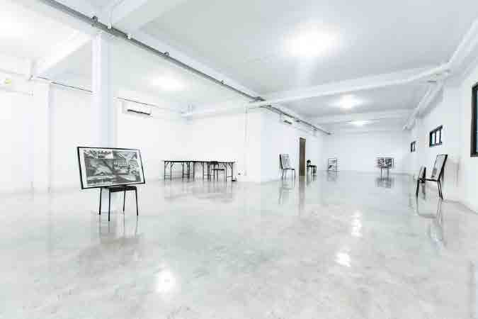White cafe studio