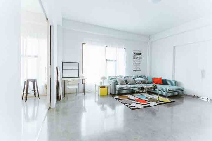 White cafe studio