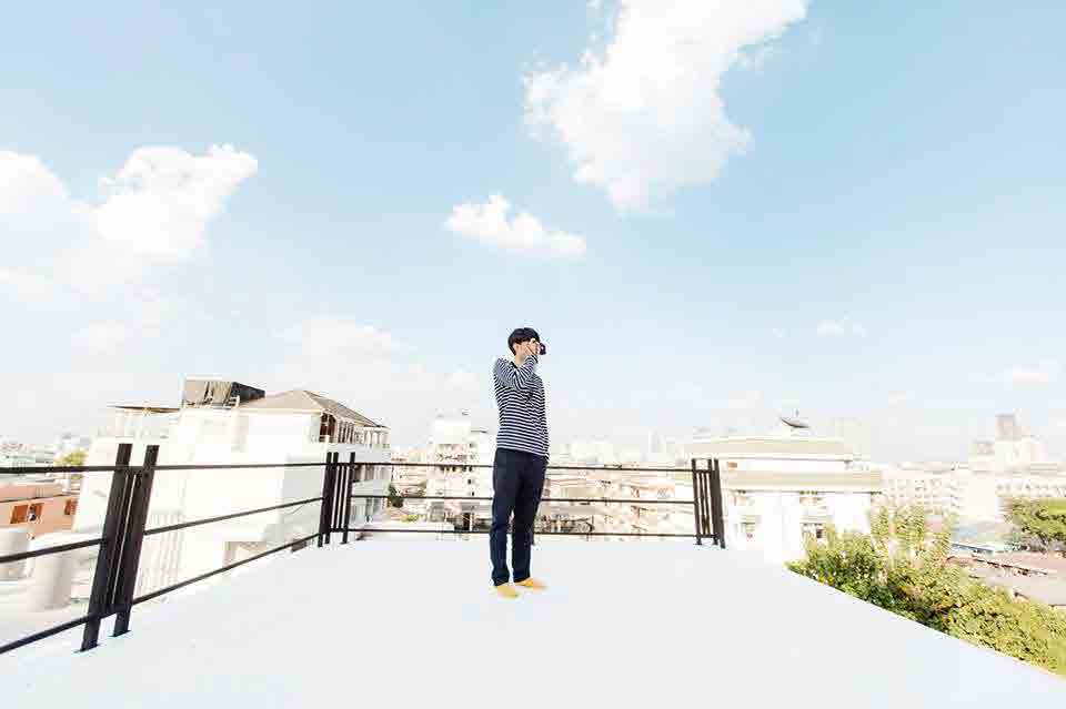 White cafe studio
