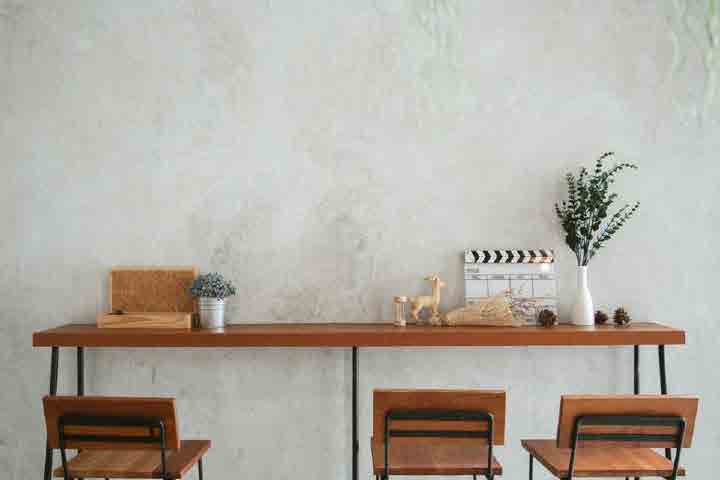 White cafe studio