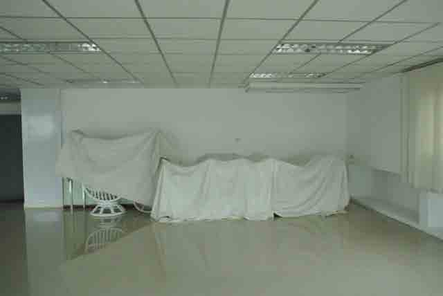 White studio 2 with rooftop