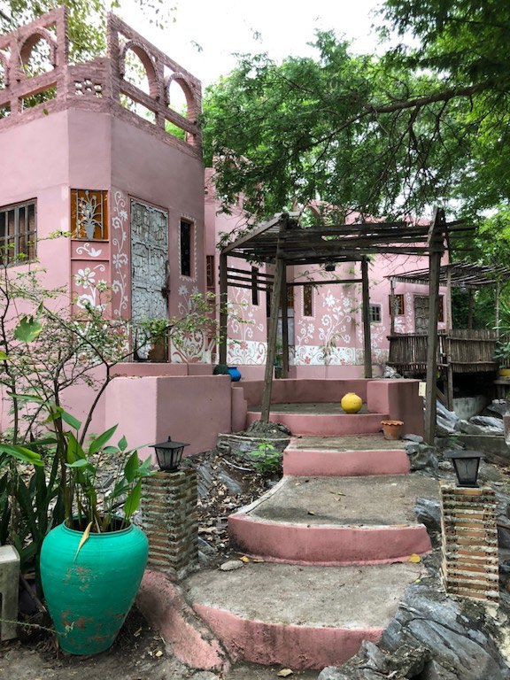 Morrocon place Koh Si chang