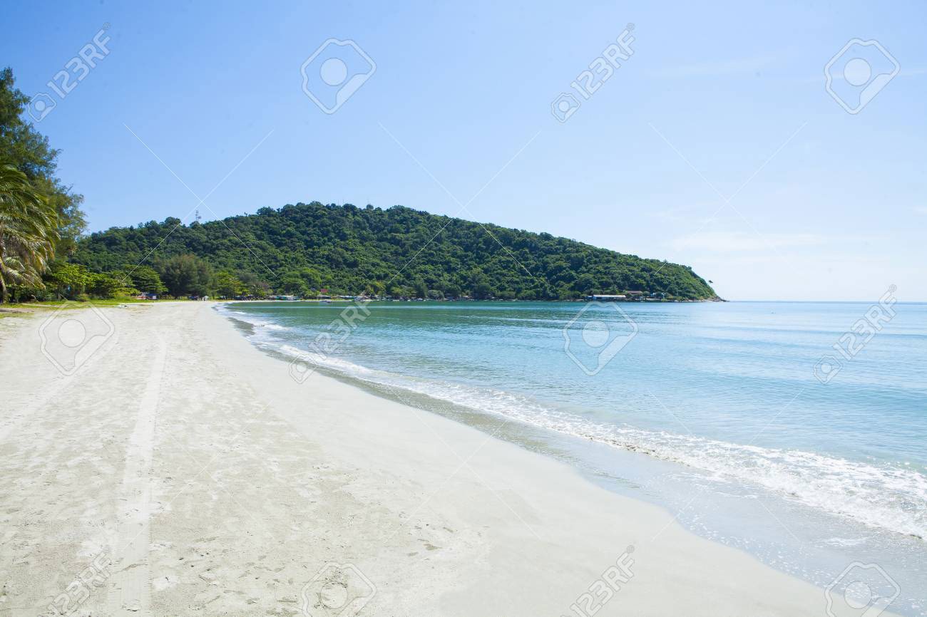 Mae Rum Phueng  Beach