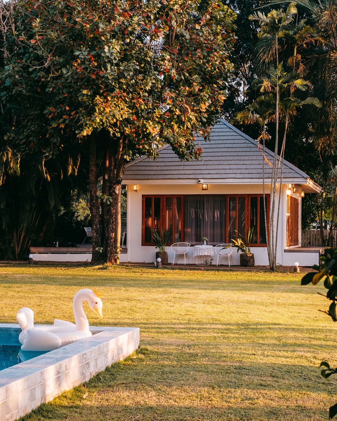 Hide & Seek River Villa Suphan Buri