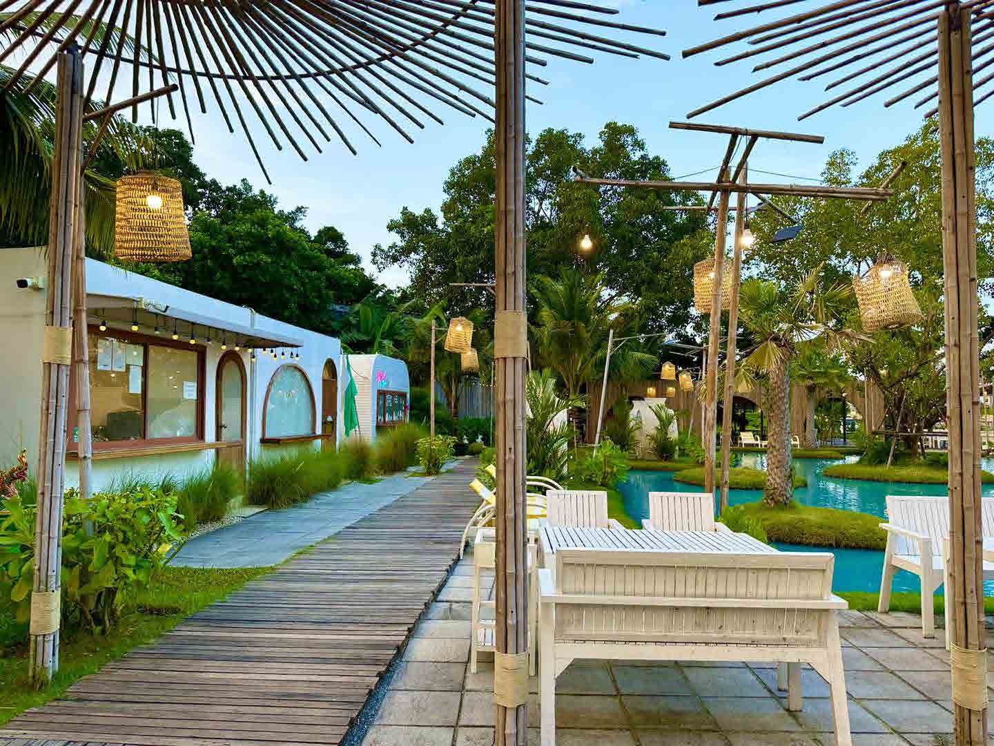 The Beach Cafe & Restaurant