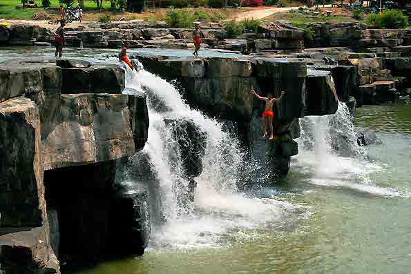 Poi Waterfall