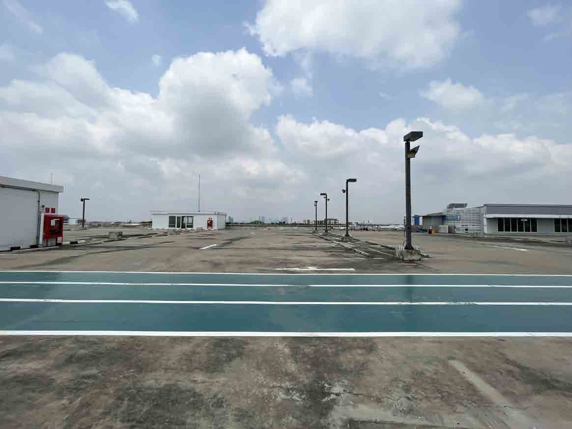 Matket village Bangna parking building and rooftop