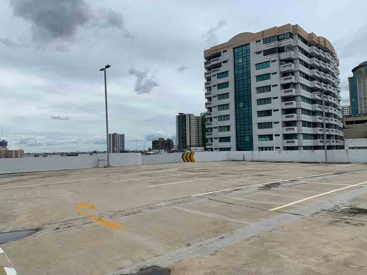Pinklao Parking Lot Rooftop