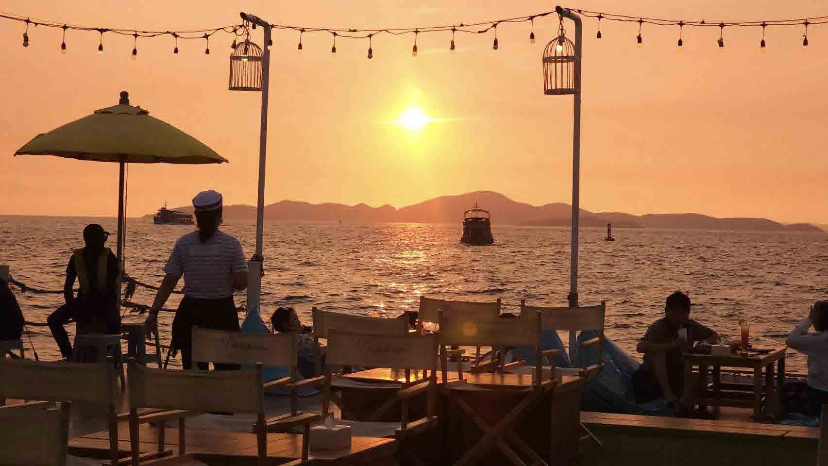 Tappia Floating Cafe