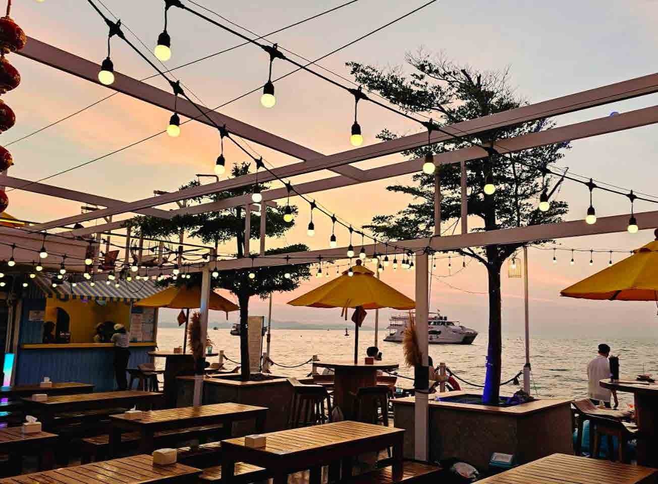 Tappia Floating Cafe