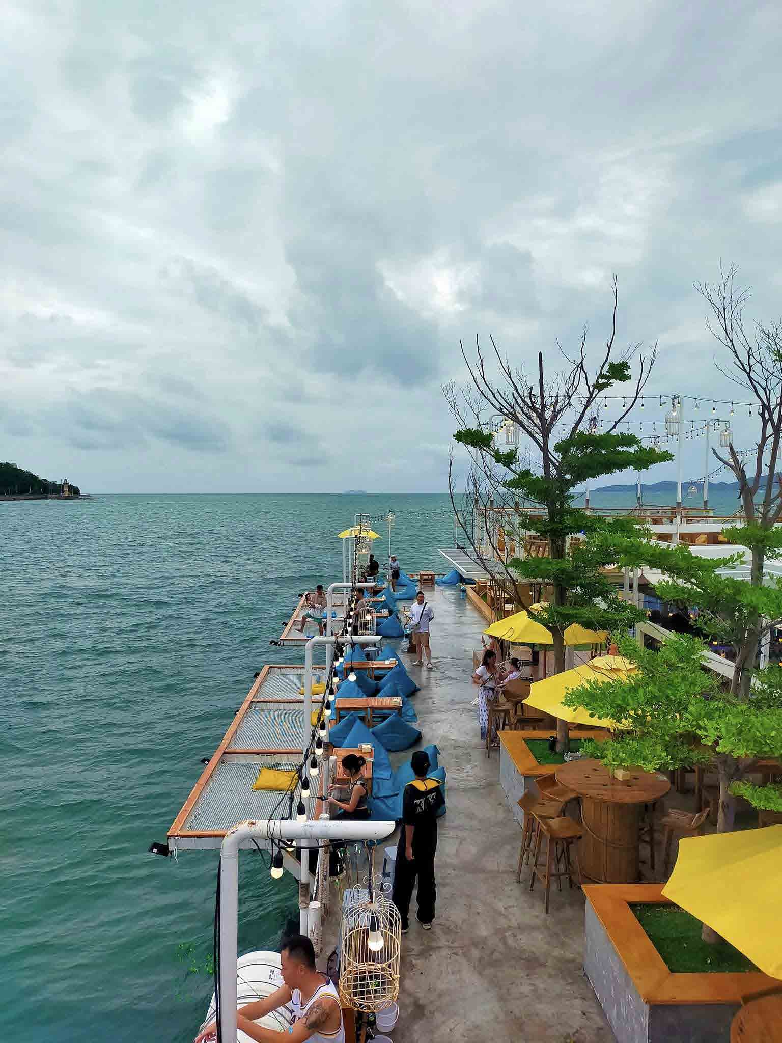 Tappia Floating Cafe