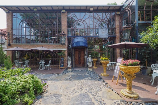 Area Five Cafe BKK