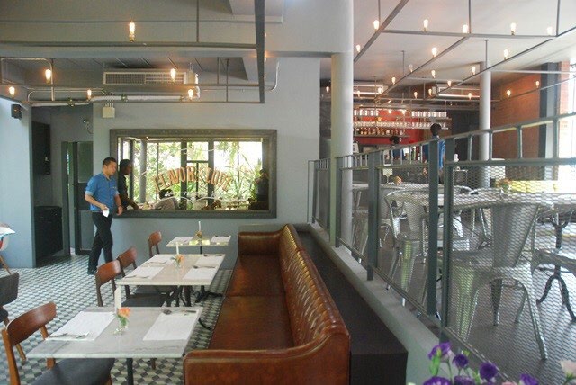 Huming Bird Cafe Bangkok