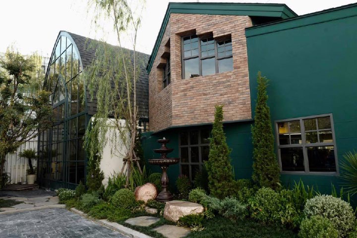 Laff cafe Bkk