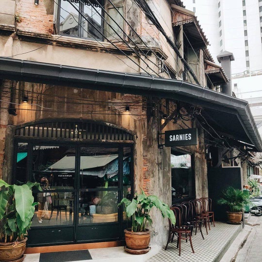 Sarnies Bangkok Cafe