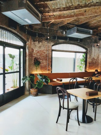 Sarnies Bangkok Cafe