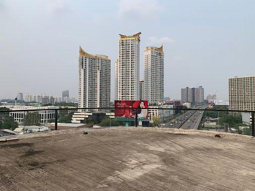 Show DC Rooftop & (Sofa for setup)