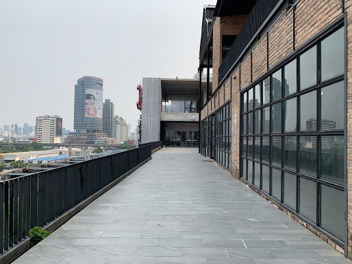 Show DC Rooftop & (Sofa for setup)