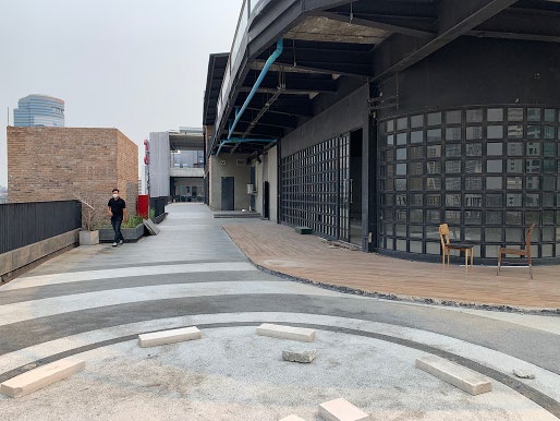 Show DC Rooftop & (Sofa for setup)