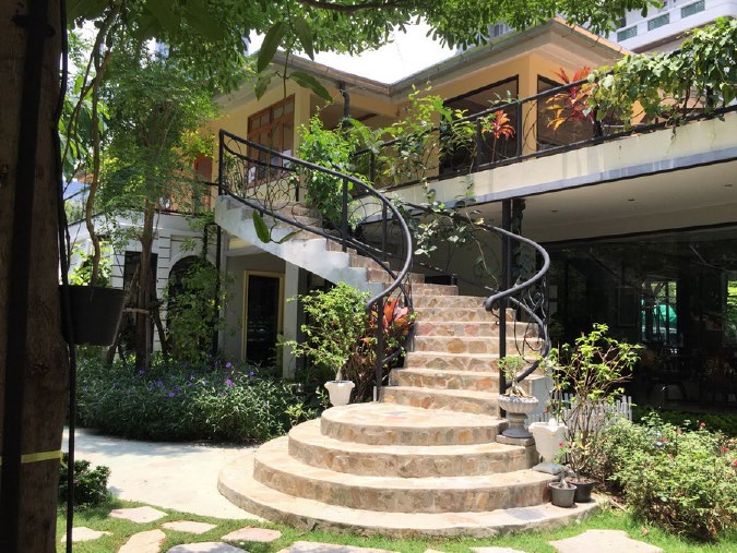 The gardens palace bkk
