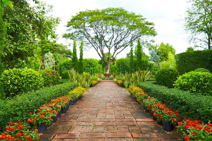 The Pud English Garden