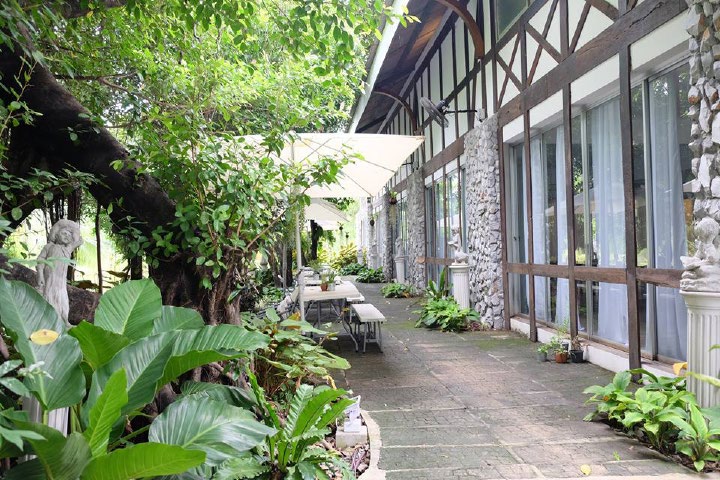 The Pud English Garden