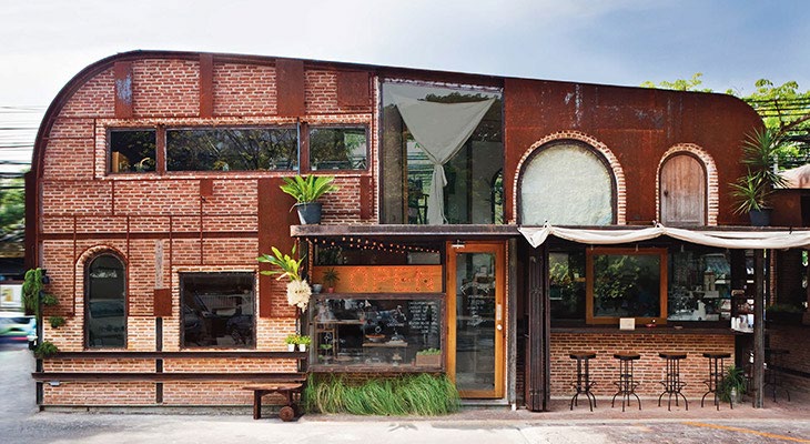 Un Fashion Cafe (Ekkamai 10)
