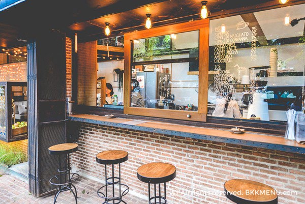 Un Fashion Cafe (Ekkamai 10)