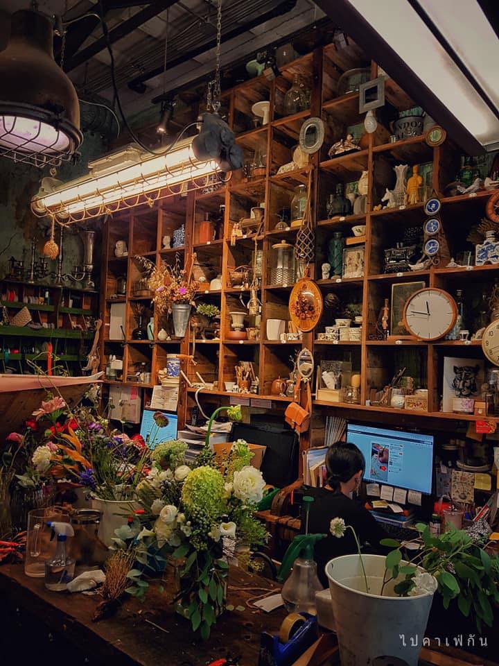 Wall Flower cafe  Bkk