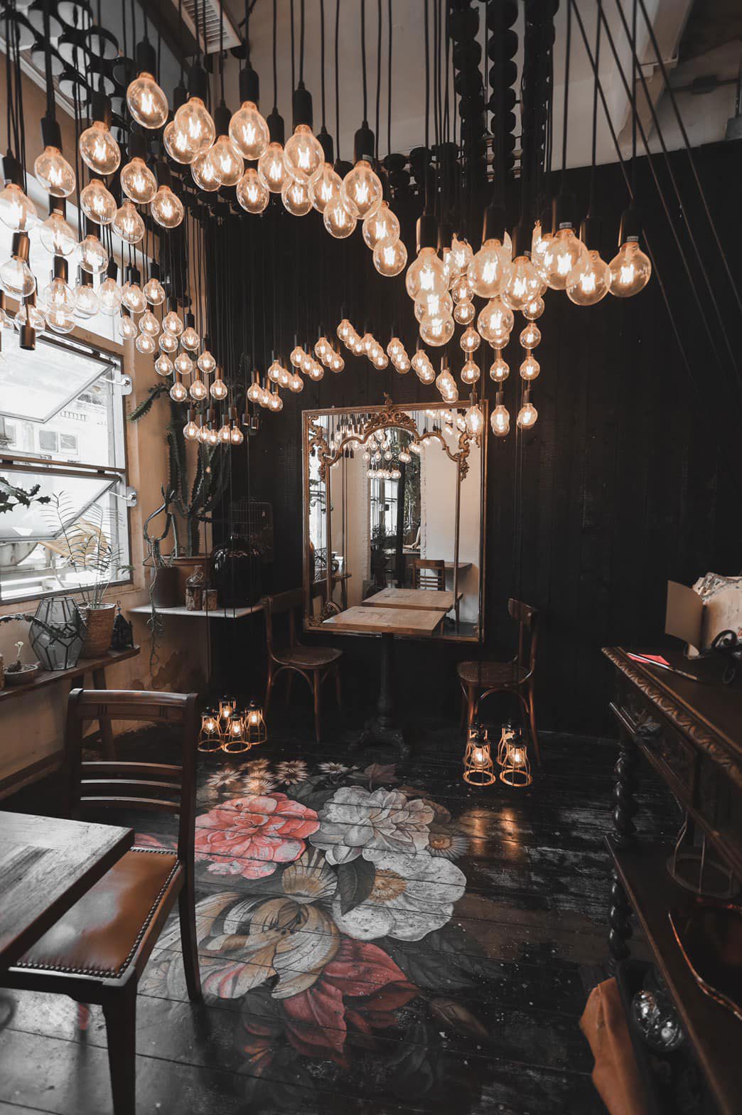 Wall Flower cafe  Bkk