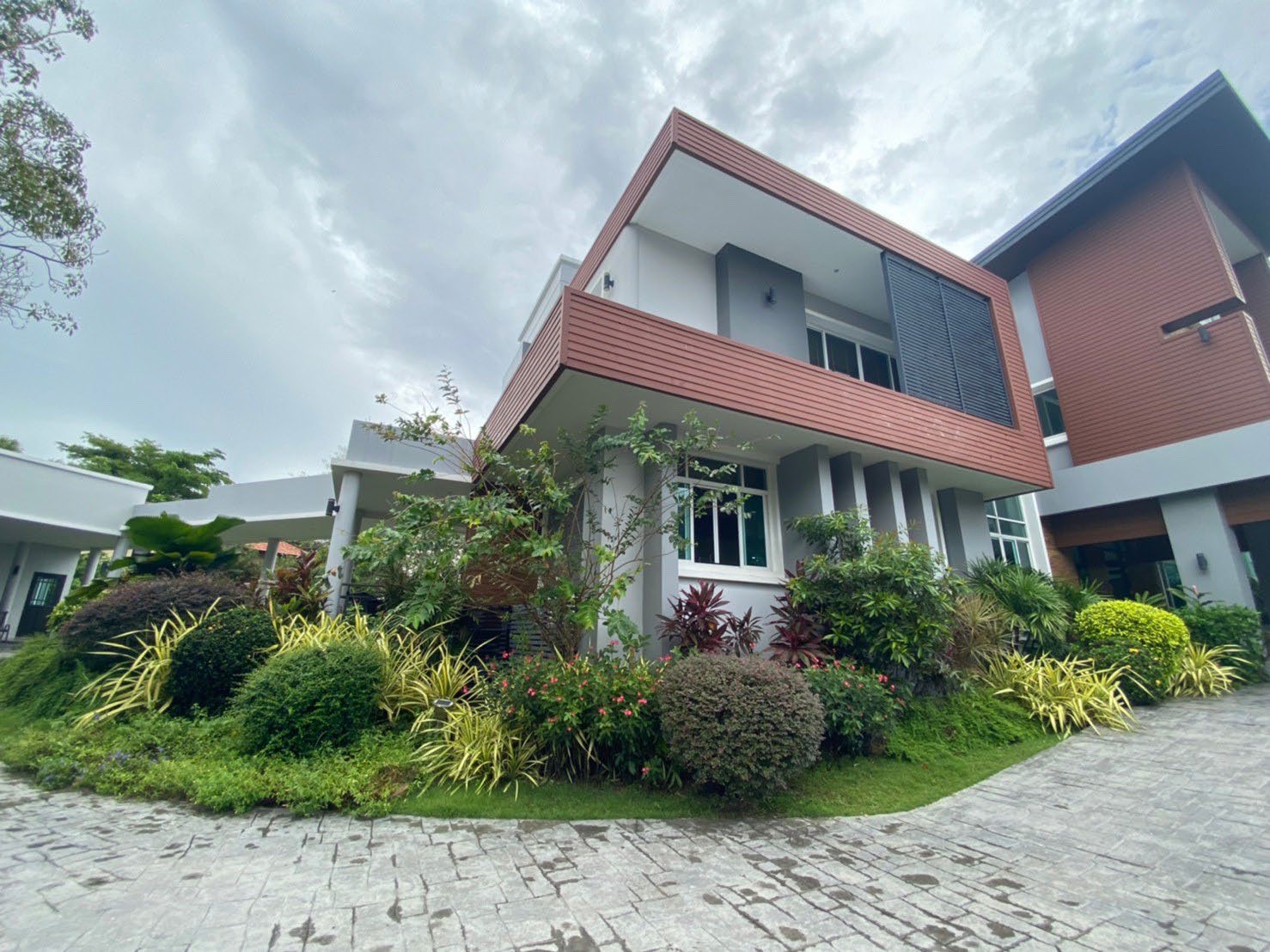 Parichat House