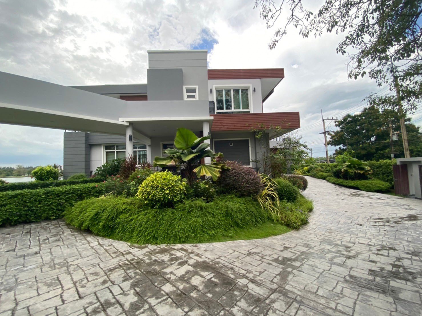 Parichat House