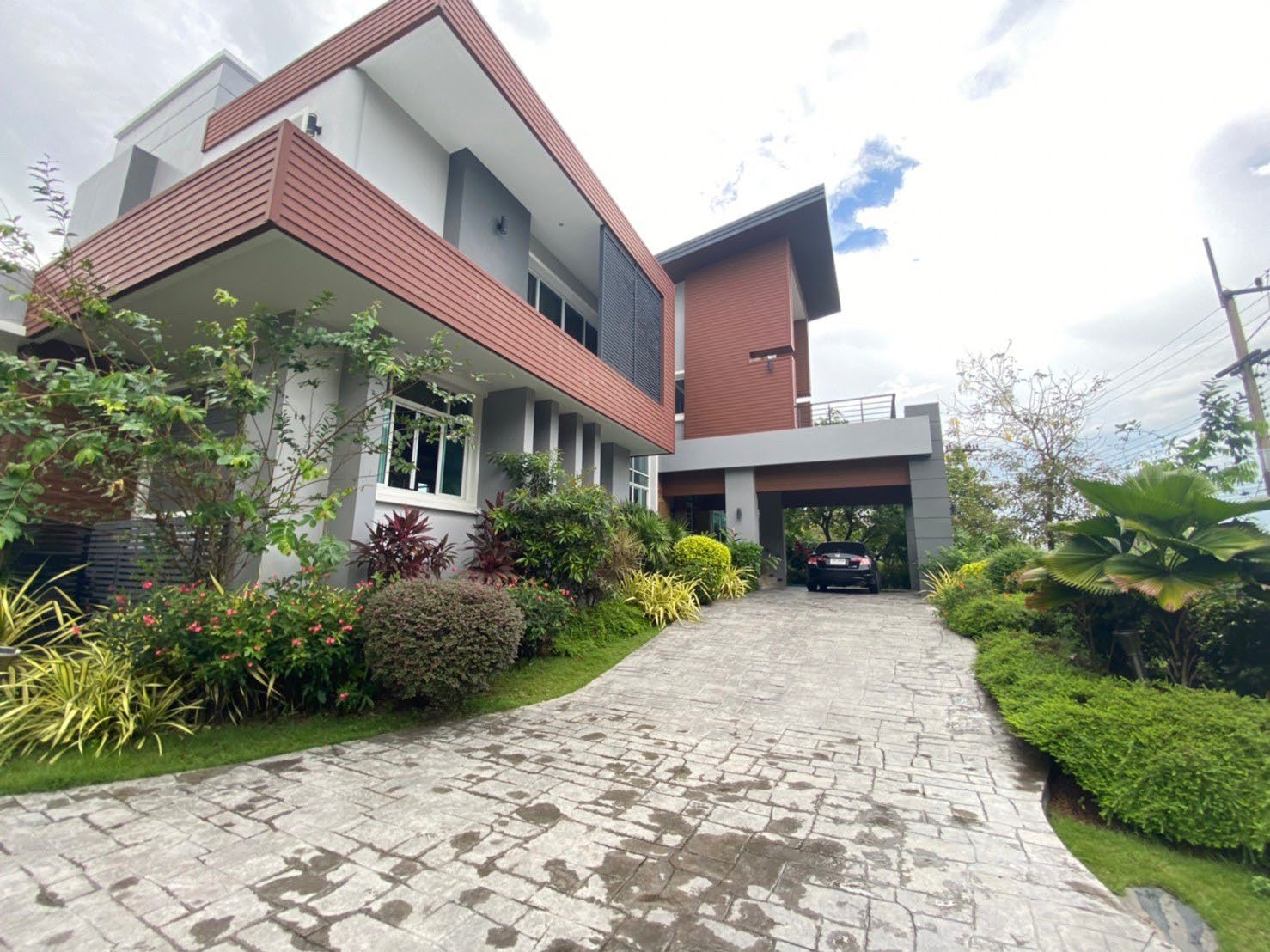 Parichat House