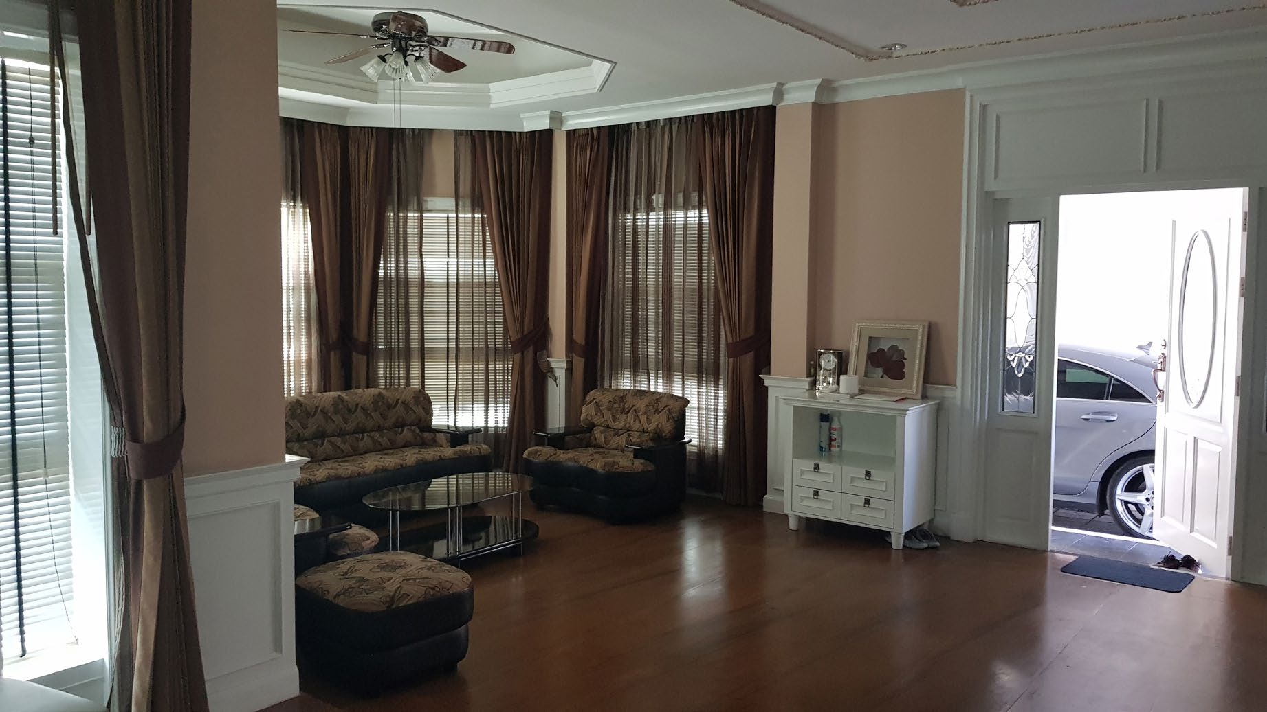 Pre ville 2884 House villa