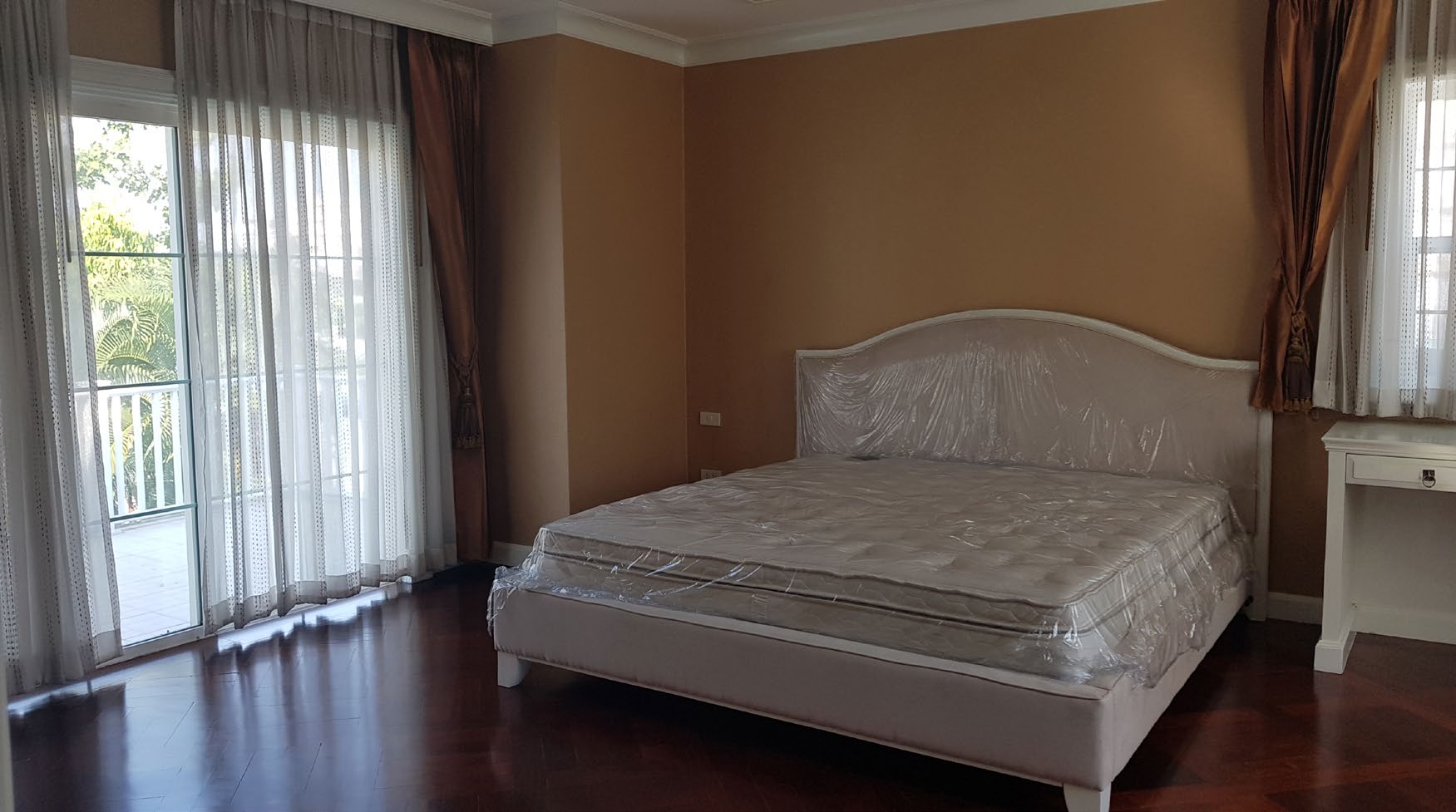 Pre ville 2884 House villa