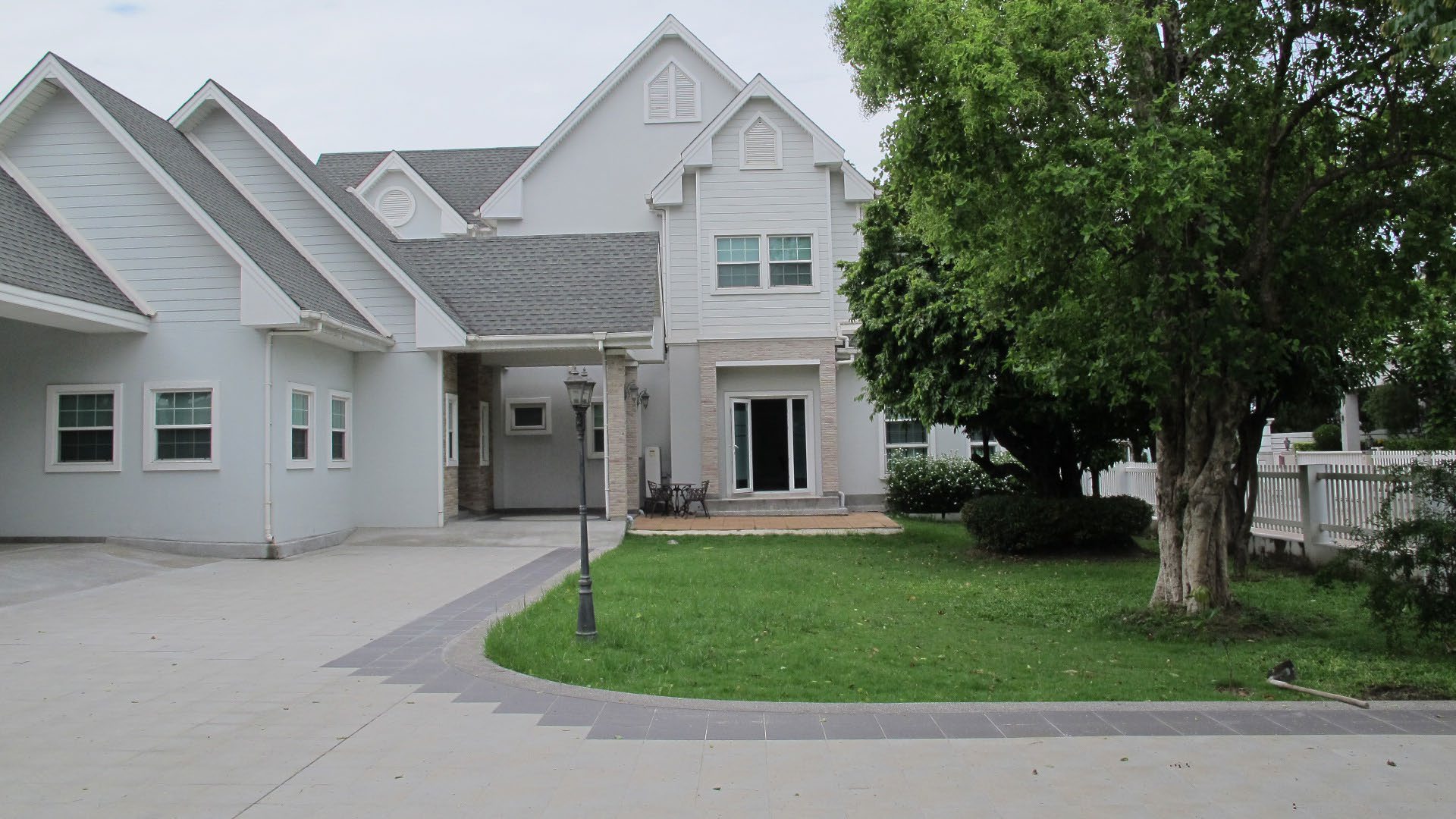 Pre ville2882 House Villa