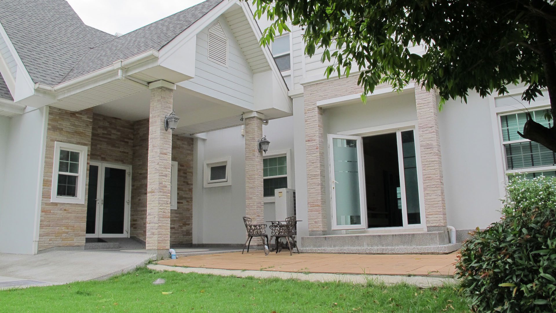 Pre ville2882 House Villa
