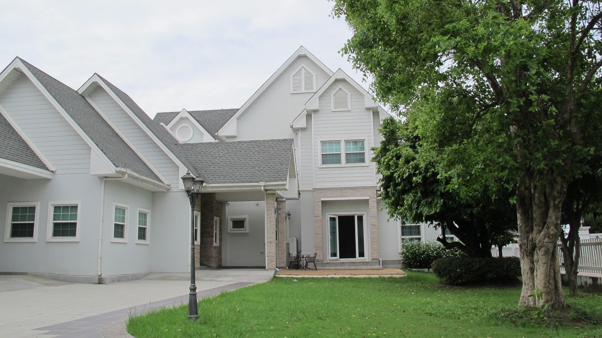 Pre ville2882 House Villa