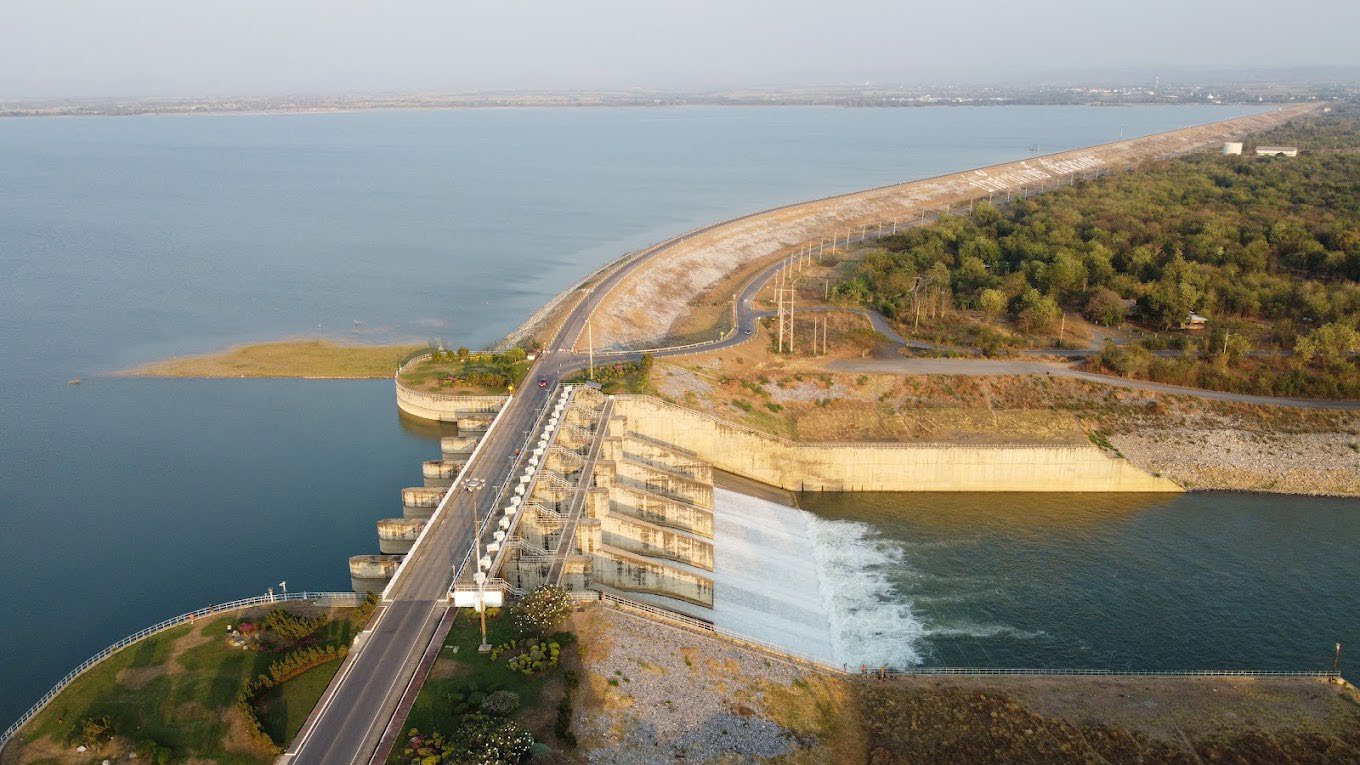 Pasak Chonlasit Dam ROAD