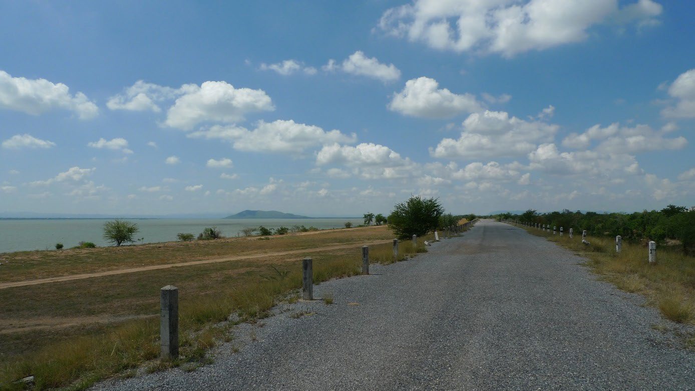 Pasak Chonlasit Dam ROAD