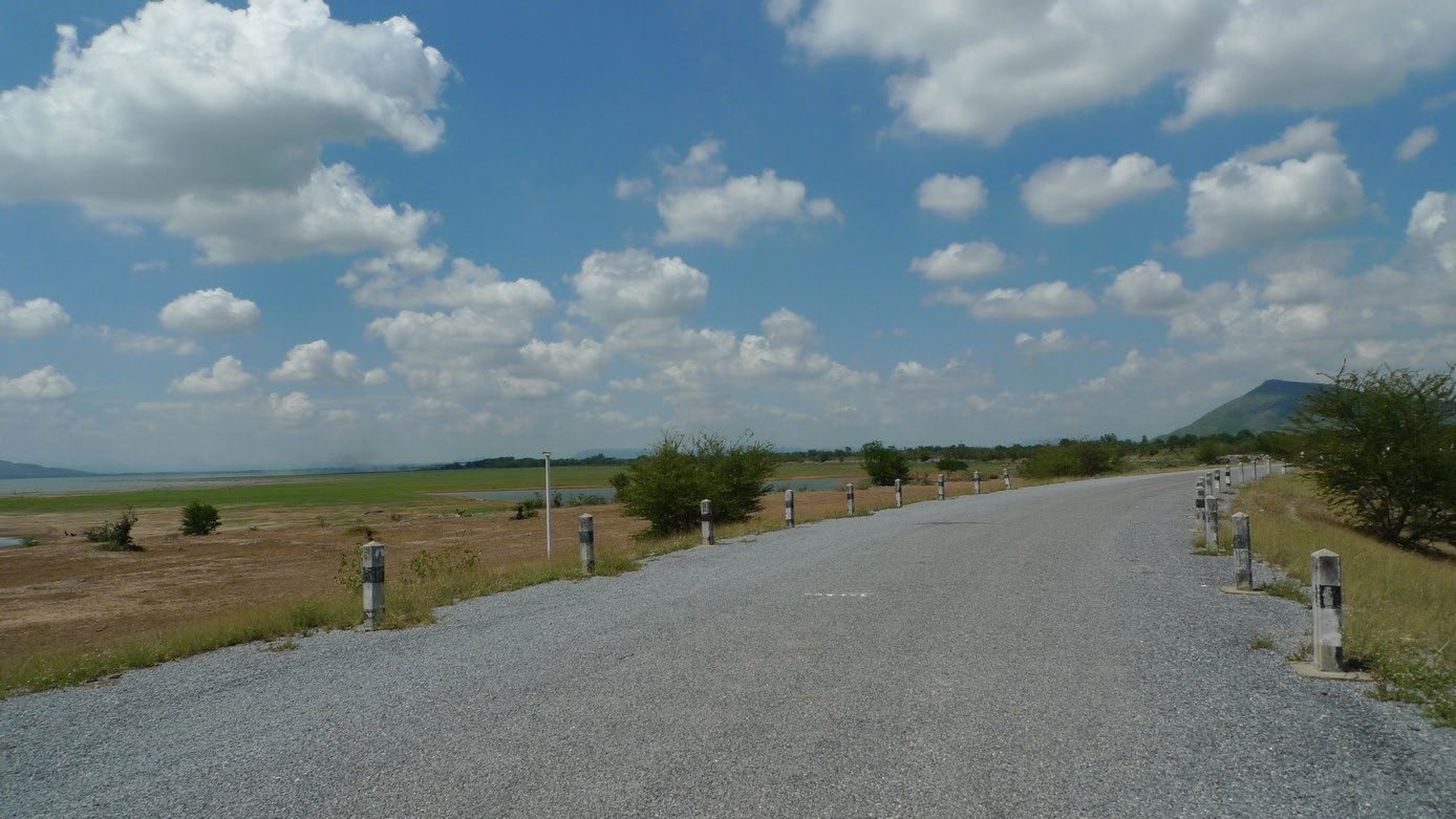 Pasak Chonlasit Dam ROAD