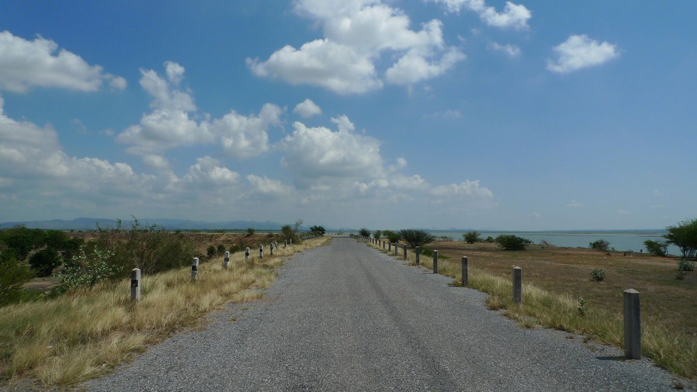 Pasak Chonlasit Dam ROAD